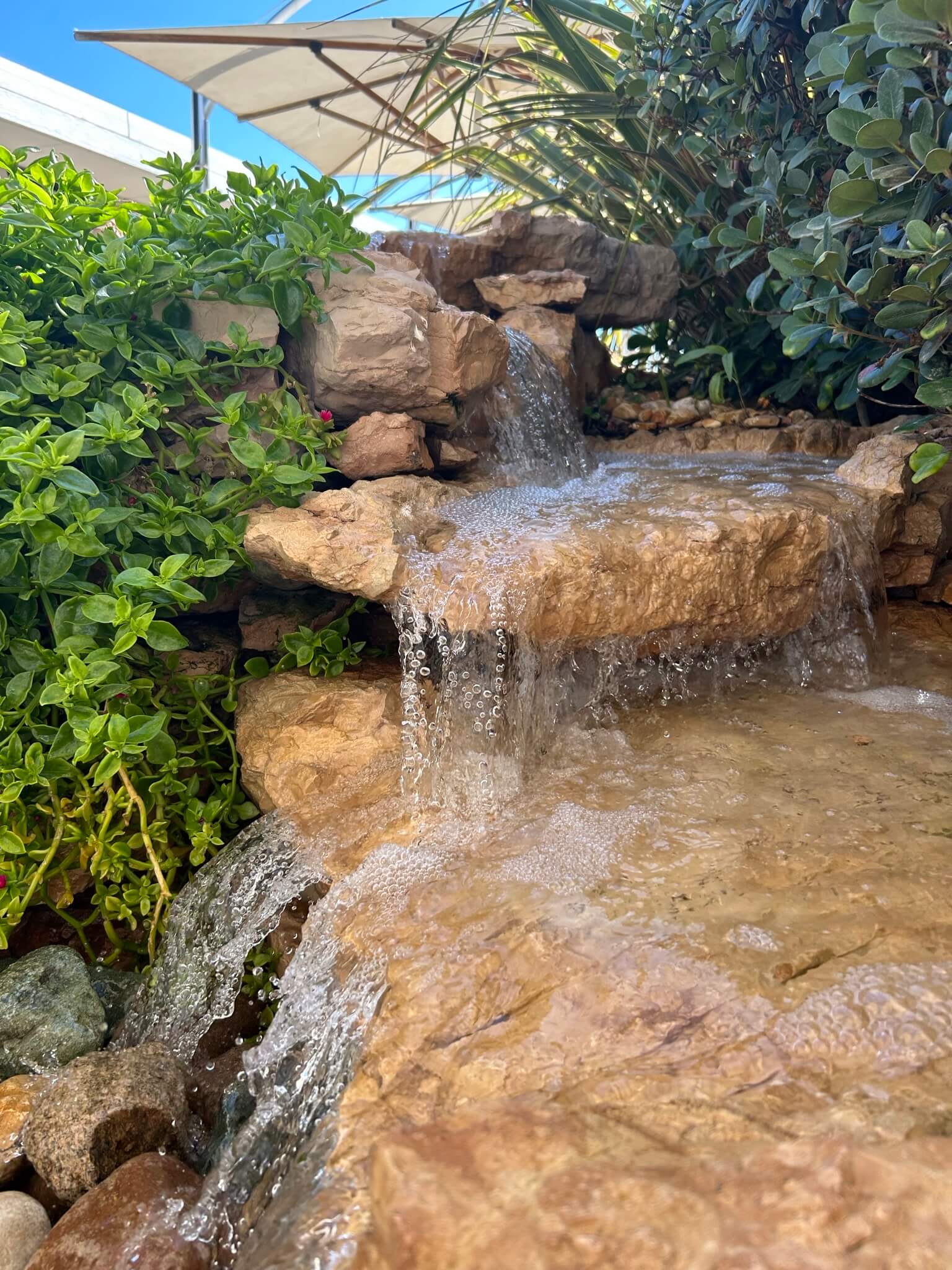 Cascata gorgoglio acqua